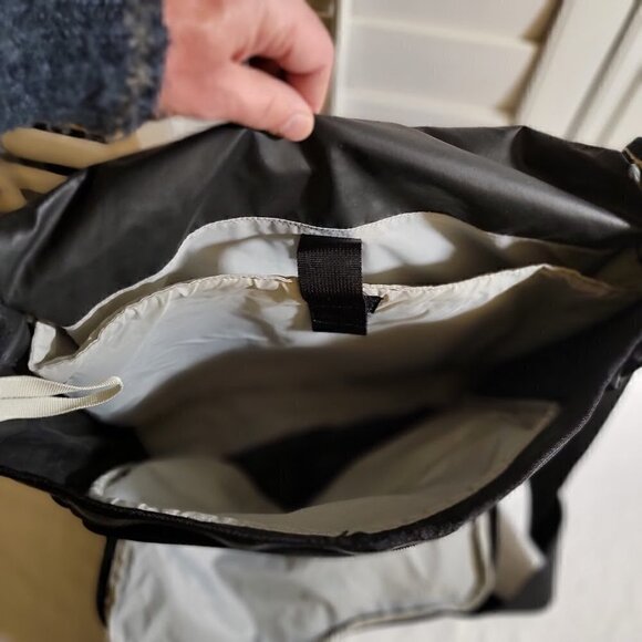 Nike Vintage 00s Black & White Cordura Fabric Water Resistant Messenger Bag - Picture 8 of 8